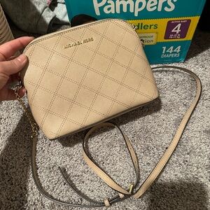 Michal Kors cross body